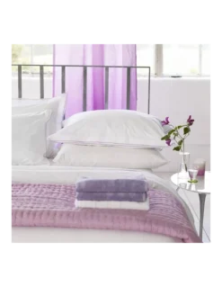 Jeté De Lit En Soie Chenevard Damson/Magenta, Designers Guild