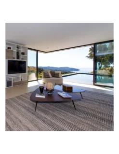 Table Basse Triangulaire Tripode Glass, PH Collection -Deco En Ligne Soldes table basse triangulaire tripode glass ph collection 1